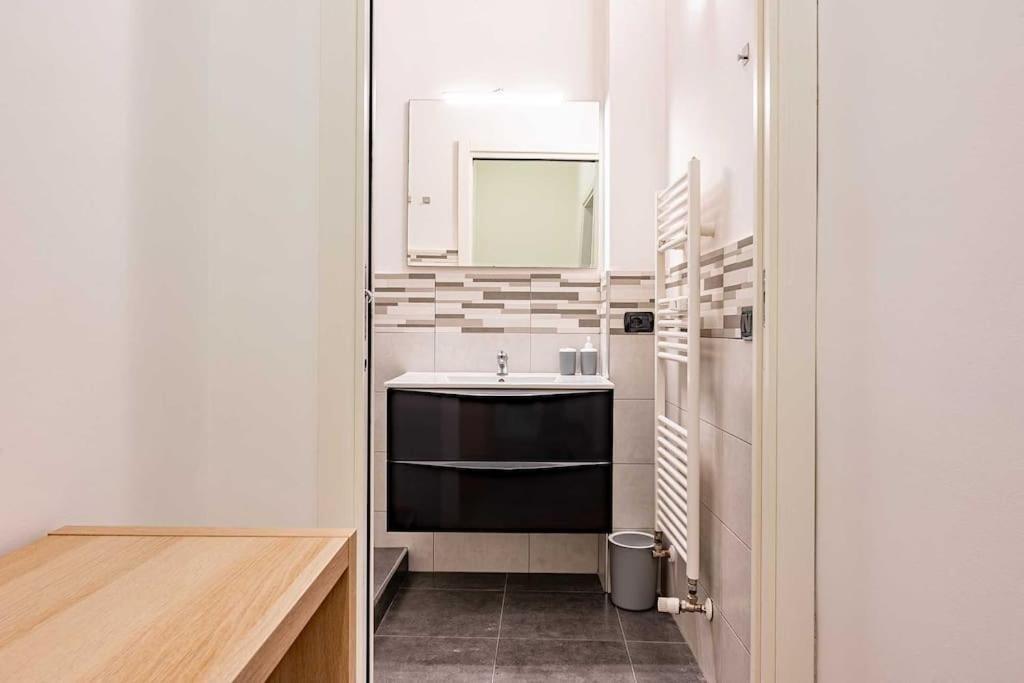 Guest Planet - Modern Flat Centrale M2 Milán Exterior foto